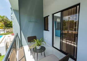 Skylight Suites Restaurant Bar