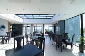 Skylight Suites Restaurant Bar