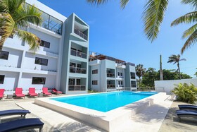 Skylight Suites Restaurant Bar