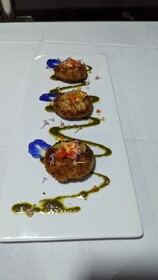 Skylight Suites Restaurant Bar