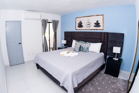 Skylight Suites Restaurant Bar