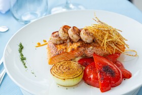 Skylight Suites Restaurant Bar