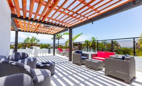 Skylight Suites Restaurant Bar