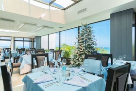 Skylight Suites Restaurant Bar