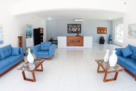 Skylight Suites Restaurant Bar