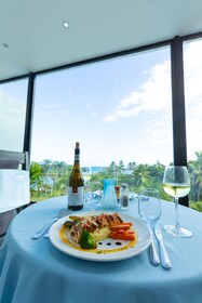 Skylight Suites Restaurant Bar