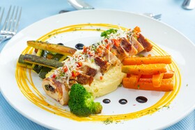 Skylight Suites Restaurant Bar