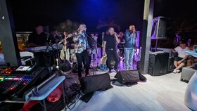 Skylight Suites Restaurant Bar