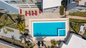 Skylight Suites Restaurant Bar