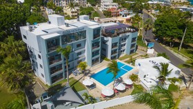 Skylight Suites Restaurant Bar