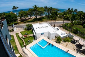 Skylight Suites Restaurant Bar