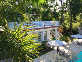 Coral Blanco Hotel