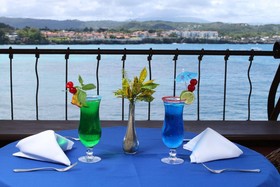 Exxtraordinary Resort-Bellamar