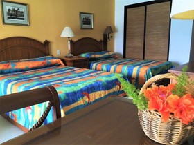 Exxtraordinary Resort-Bellamar