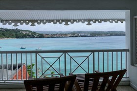 Exxtraordinary Resort-Bellamar