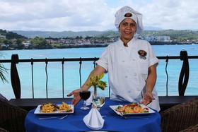 Exxtraordinary Resort-Bellamar