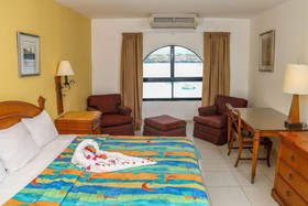 Exxtraordinary Resort-Bellamar