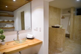 The Diamond Suites At Ahnvee