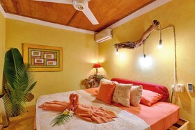 Chalet Tropical Village B&B