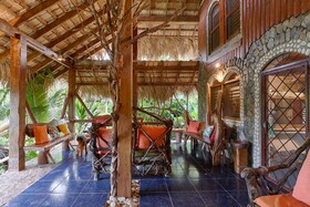 Chalet Tropical Village B&B