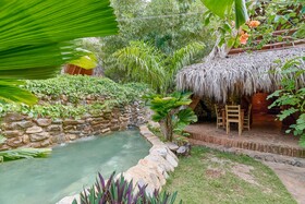 Chalet Tropical Village B&B