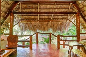 Chalet Tropical Village B&B