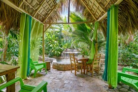 Chalet Tropical Village B&B