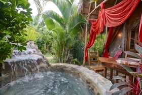 Chalet Tropical Village B&B