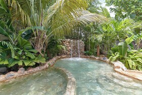 Chalet Tropical Village B&B