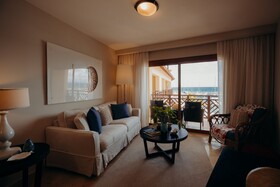 The Bannister Hotel & Yacht Club