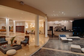 The Bannister Hotel & Yacht Club