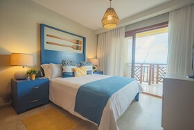 The Bannister Hotel & Yacht Club