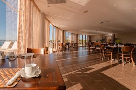 The Bannister Hotel & Yacht Club