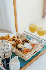 The Bannister Hotel & Yacht Club