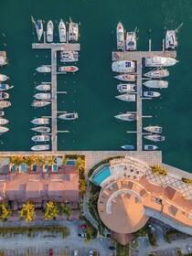 The Bannister Hotel & Yacht Club