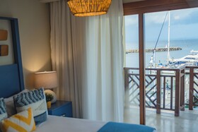 The Bannister Hotel & Yacht Club