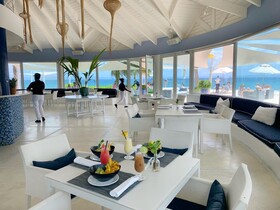 The Bannister Hotel & Yacht Club