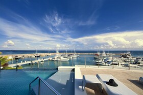 The Bannister Hotel & Yacht Club