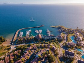 The Bannister Hotel & Yacht Club