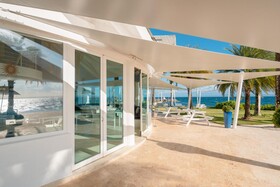 The Bannister Hotel & Yacht Club