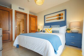 The Bannister Hotel & Yacht Club