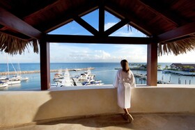 The Bannister Hotel & Yacht Club