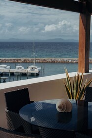 The Bannister Hotel & Yacht Club