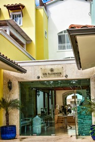 Los Flamencos Aparthotel
