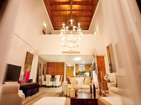 Los Altos Residences