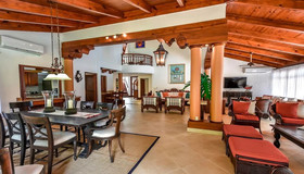 Villa Marfil