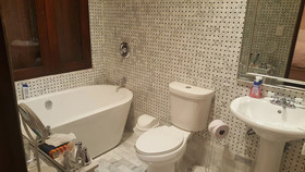 Colonial 154 H Boutique