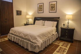 Colonial 154 H Boutique