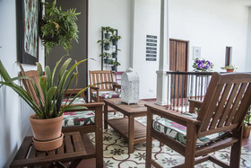 Colonial 154 H Boutique