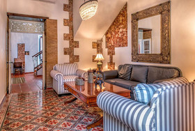Colonial 154 H Boutique